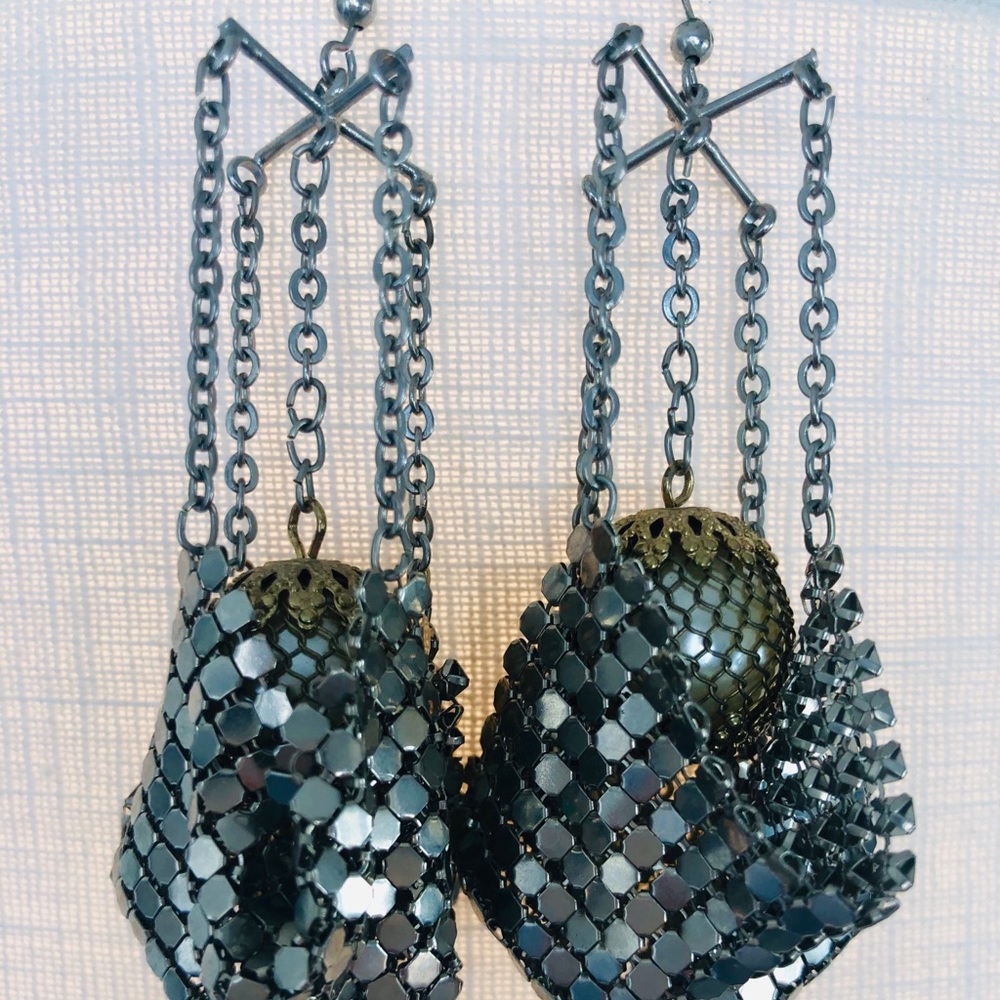 Disco balls in a blanket gold and silver earrings. - Picture 4 of 8